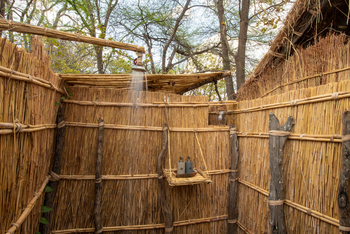 Mwaleshi Camp Mwaleshi Camp: Openair-Bad