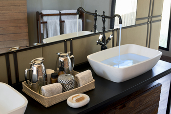 Nxabega Okavango Tented Camp: Waschbecken