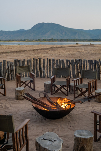 Nyamatusi Camp Nyamatusi Camp: Feuerschale Stuhlkreis