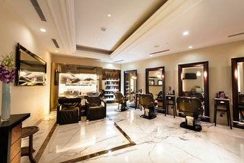 The Imperial: Im Haarstudio