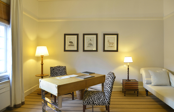 Victoria Falls Hotel: Schreibtisch