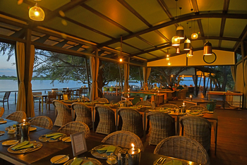 Zambezi Mubala Lodge: Restaurant