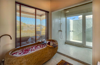 Brij Pola Brij Pola: Gefüllte Wanne