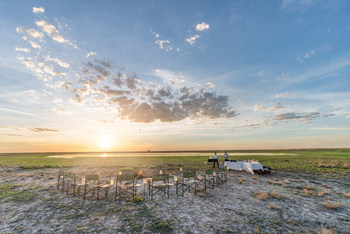 King Lewanika Lodge: Lagerfeuer und Landschaft