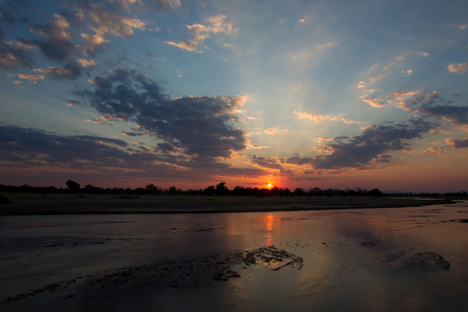 Nkonzi Bush Camp Nkonzi Bush Camp: Sonnenuntergang