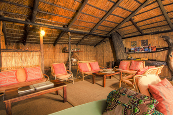 Oddballs' Camp: Lounge