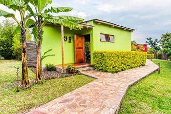 Chameleon Hill Forest Lodge: Gästeunterkunft grün