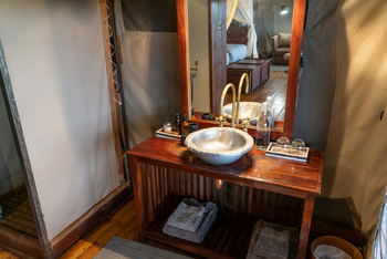 Linyanti Ebony Linyanti Ebony: Waschtisch