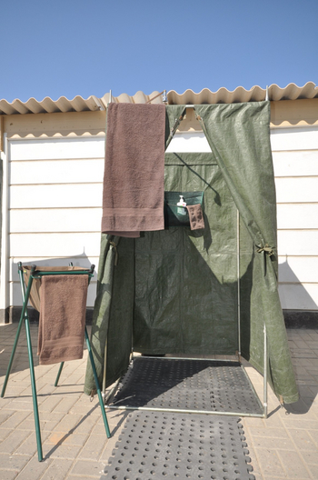 Namibia Camping Safari: Musteraufbau eine Campingdusche