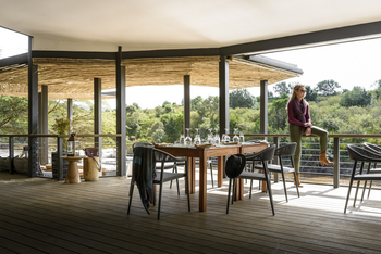 Sanctuary Olonana Sanctuary Olonana: Schattige Terrasse