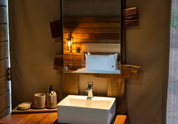 Camp Isa: Im Gästebad