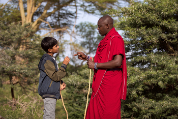 Finch Hatton's Lodge Finch Hatton's Lodge: Guide mit jungem Gast