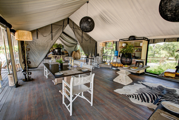 Gomoti Plains Camp: Zentrale Einrichtungen