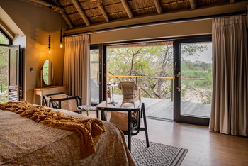 Thornybush Game Lodge: Suite mit Balkon