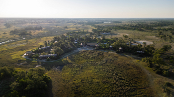 Atzaro Okavango Camp: Lage auf einer Halbinsel