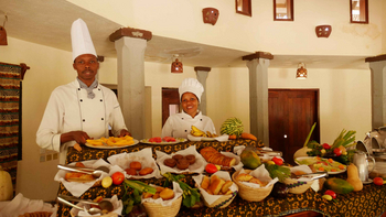 KIA Lodge: Buffet mit Chefs und frischen Früchten