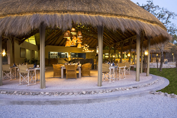 Mushara Bush Camp: Lodge und Garten