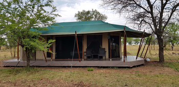 Ole Serai Camp Kogatende: Gästezelt von außen