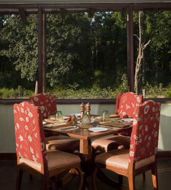 Samode Safari Lodge Samode Safari Lodge: Tisch im Restaurant