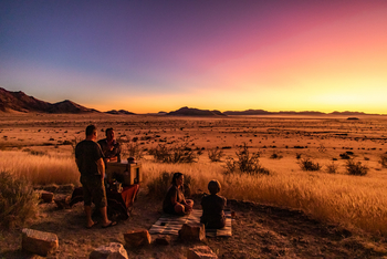 Barkhan Dune Retreat: Picknick