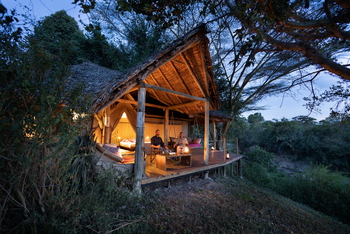 Basecamp Masai Mara: Private Terasse bei Nacht