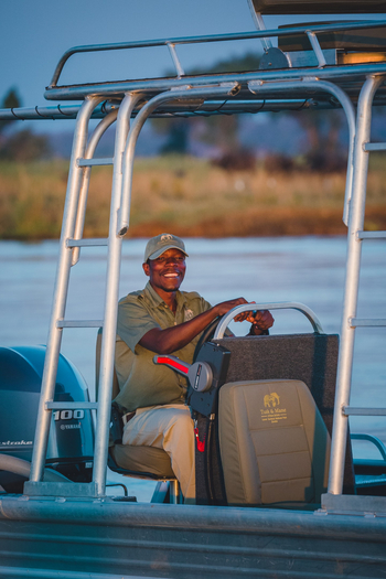 Classic Zambia Safaris Classic Zambia Safaris: Motorbootexkursion