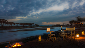 Elephant Bedroom Camp: Private Dinner am Ewaso Hyiro