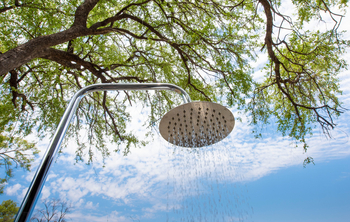 Gomoti Private Camp Gomoti Private Camp: Regenbrause