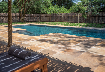 Ilkeliani Camp: Pool