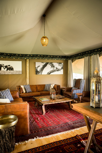 Mara Expedition Camp: Lounge mit Teppichen