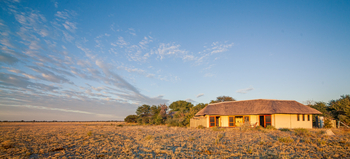 Nxai Pan Camp: Chalet am Savannenrand