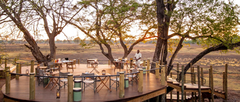 Puku Ridge Camp: Frühstück auf dem Deck