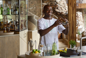 Singita Faru Faru Lodge: Barman