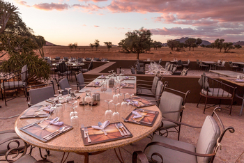 Sossusvlei Lodge: Al-Fresco-Terrasse