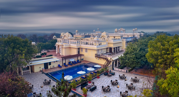 The Tigress: Poolbereich