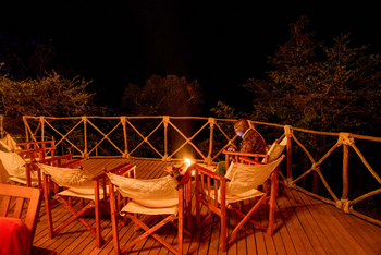 Tongole Wilderness Lodge: Feuerdeck