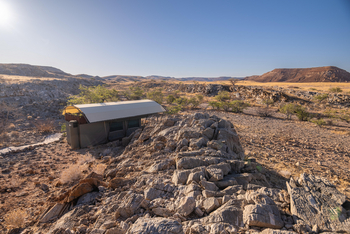 Camp Doros: Gästezelt Rückseite