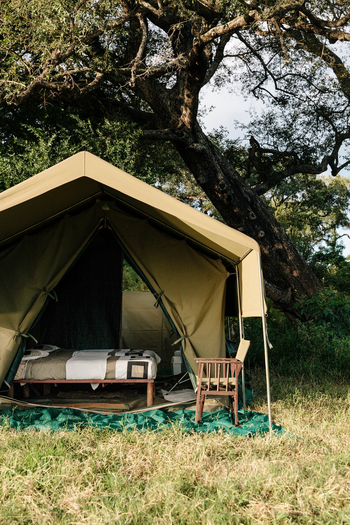 Chilo Mahove Tented Camp: Blick in ein Zelt