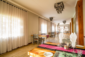 Damara Mopane Lodge: Restaurant