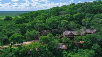 Ghoha Hills Savuti Lodge Ghoha Hills Savuti Lodge: Unter Bäumen