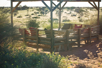 Kalahari Red Dunes Lodge: Bush Lounge