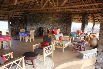 Kidepo Savannah Lodge: Lounge und Restaurant