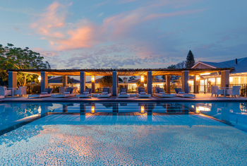 Riverdene Family Lodge: Pool