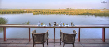 Sausage Tree Camp: Frühstück mit Flussblick