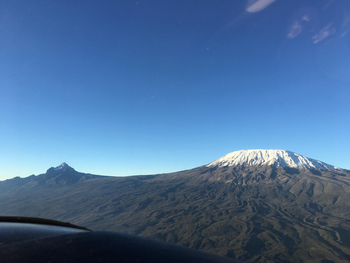Campi ya Kanzi: Flug zum Kilimanjaro