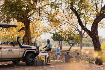 Chichele Presidential Lodge: Kaffee Stopp