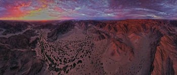 Hoanib Valley Camp Hoanib Valley Camp: 180-Grad bei Sonnenuntergang