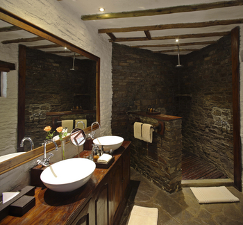 Klein's Camp: Doppelwaschtisch