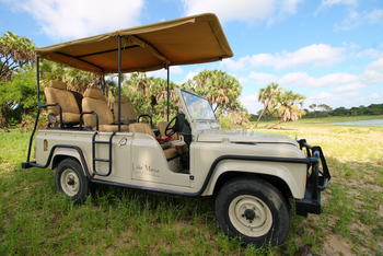 Lake Manze Camp: Geländefahrzeug