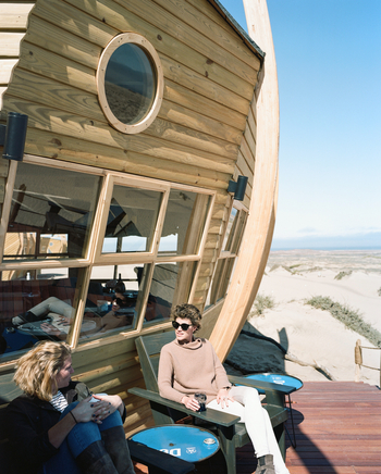 Shipwreck Lodge: Deck im Hauptbereich